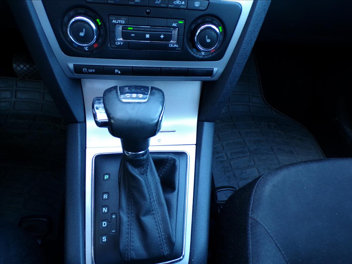 skoda-octavia-2-0-tdi-103kw-dsg - 8