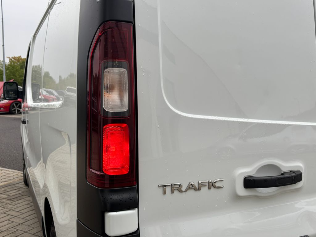 renault-trafic-1-6-dci-66kw-zadni-senzory - 6