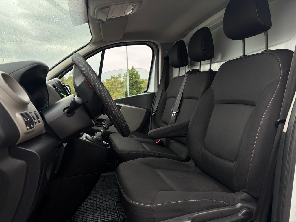 renault-trafic-1-6-dci-66kw-zadni-senzory - 9