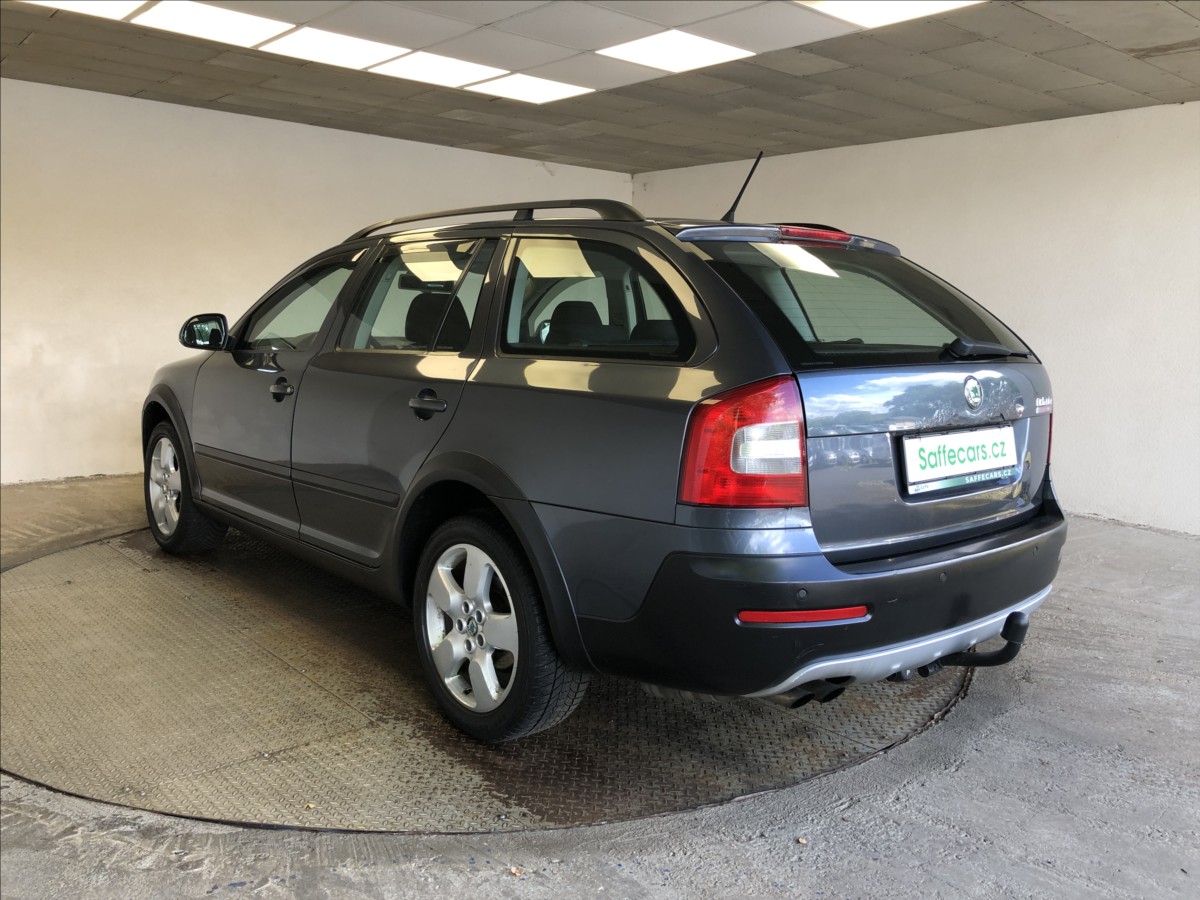 skoda-octavia-2-0-tdi-scout - 4