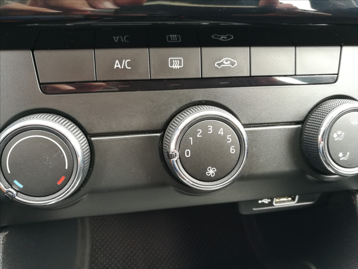 skoda-octavia-1-6-tdi-kombi - 7