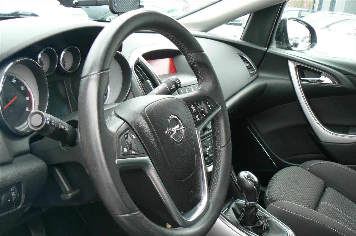 opel-astra-1-4-turbo-103-kw - 9