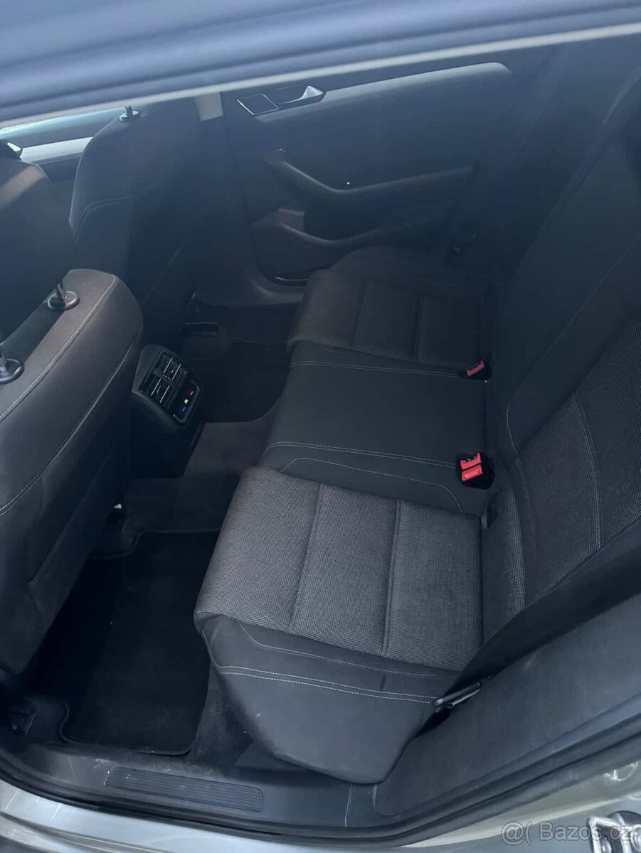 volkswagen-passat-2-0-b8 - 2