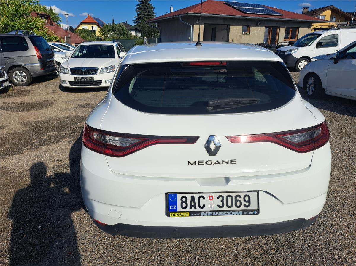 renault-megane-1-5-dci - 9