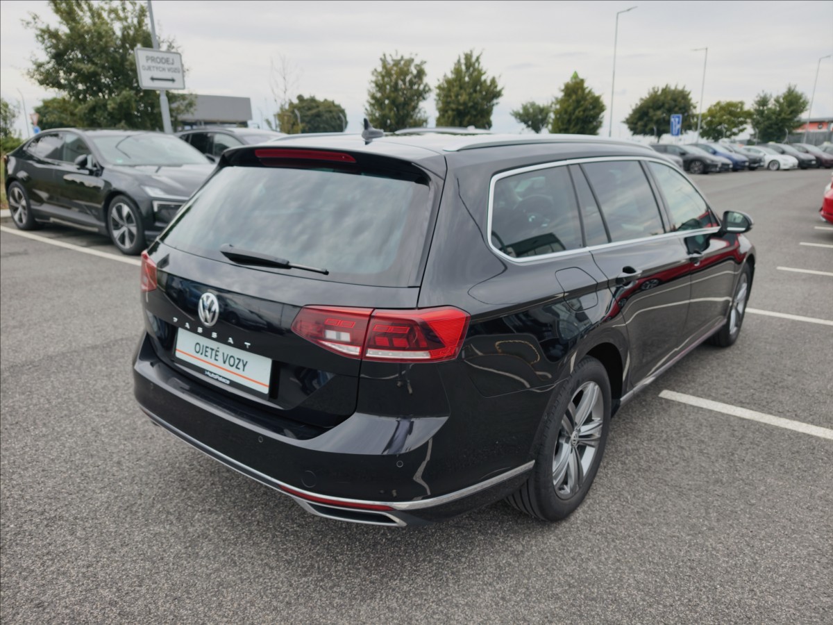 volkswagen-passat-2-0-variant-tdi-dsg-elegance - 1