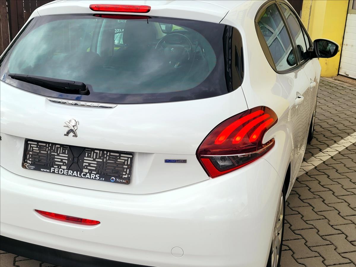 peugeot-208-1-2-serv-kniha-cr-malo-najeto - 9