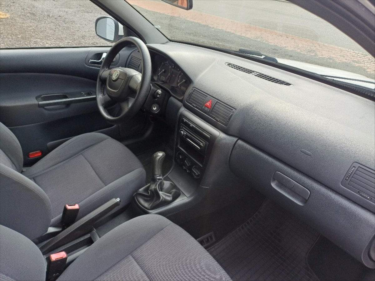 skoda-octavia-1-9-kombi-tdi-tour - 7