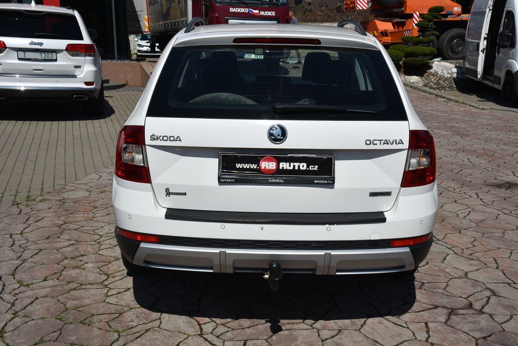skoda-octavia-2-0-tdi-135-kw-scout-dsg - 7