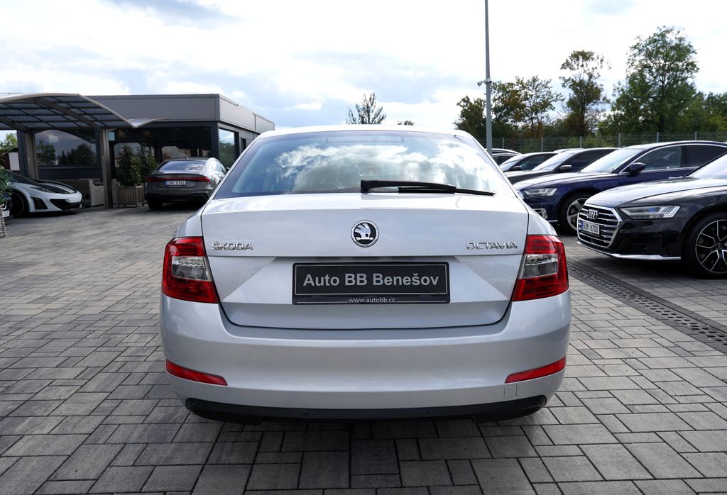skoda-octavia-1-2-tsi-90-ps-cr-1-majitel - 4