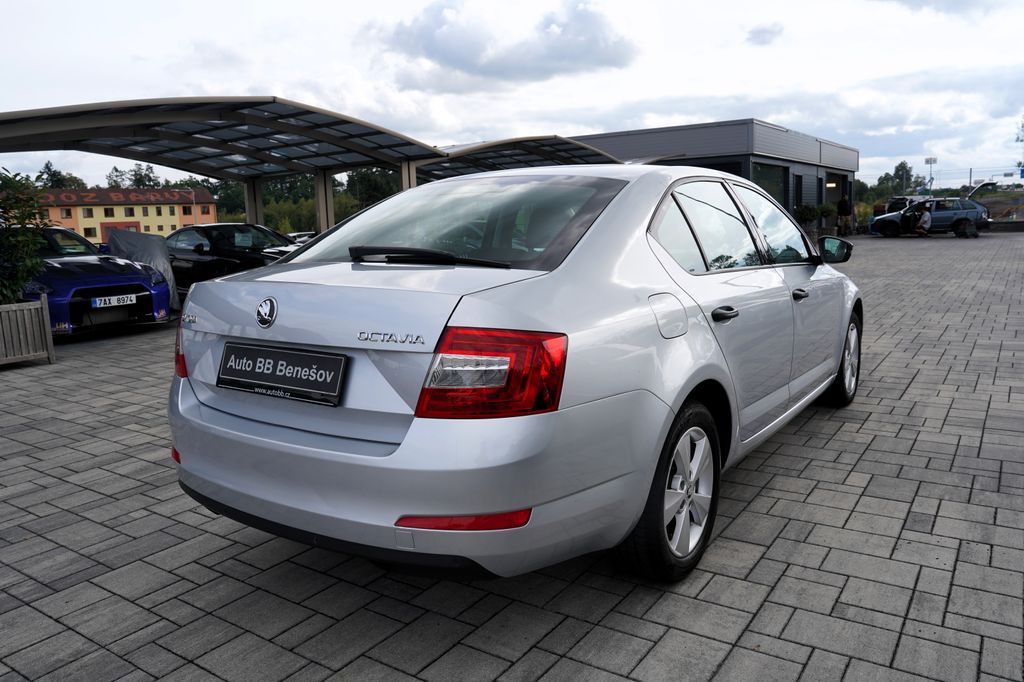 skoda-octavia-1-2-tsi-90-ps-cr-1-majitel - 5