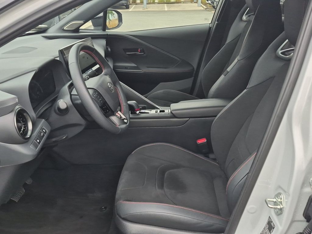 toyota-c-hr-gr-sport-premier-edition-c-hr - 8