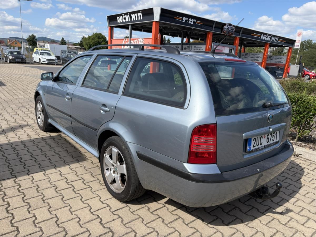 skoda-octavia-1-8-t-elegance-xenony - 4