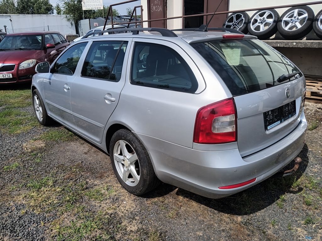 skoda-octavia-1-9-tdi-pd-dpf-ambiente-combi - 2