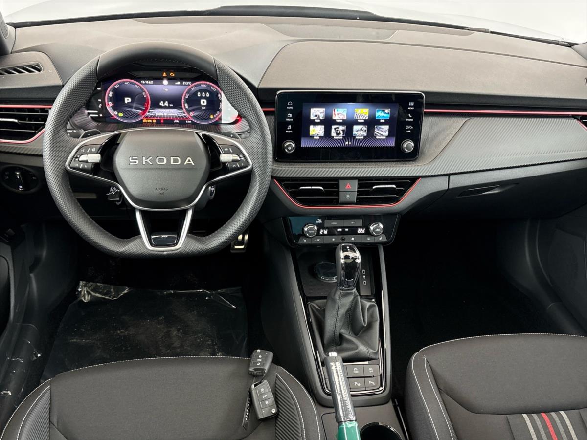 skoda-kamiq-1-5-tsi-monte-carlo-dsg - 4