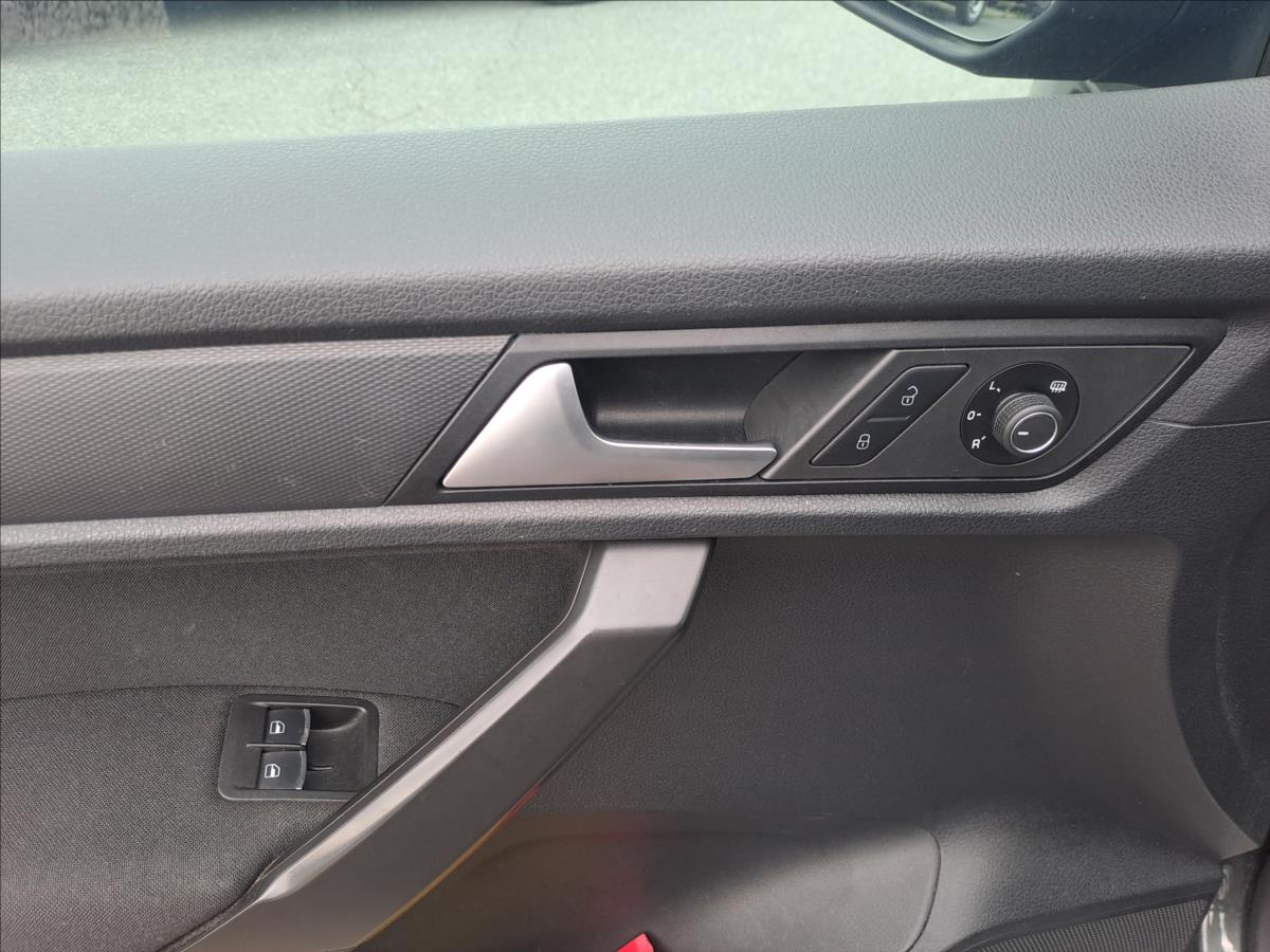 volkswagen-caddy-2-0-tdi-dsg-4motion - 9