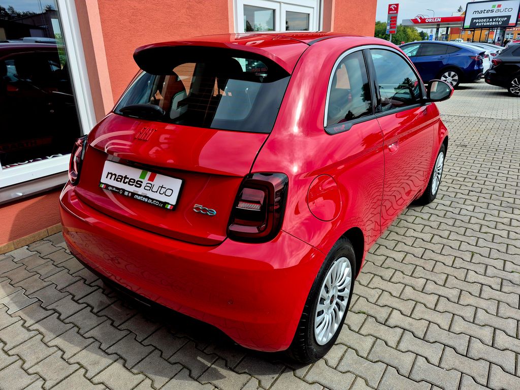 fiat-500e-42kwh-87kw-red-odpocet-dph-soh-95-7-rezervac - 6
