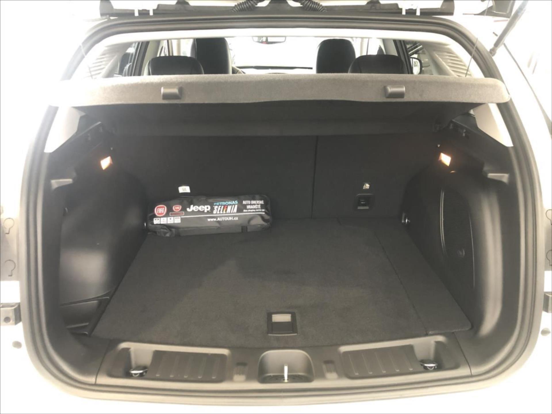 jeep-compass-1-3-phev-190k-at-limited - 7