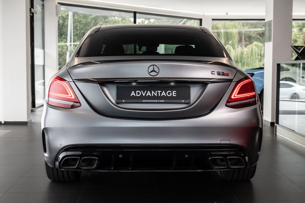 mercedes-benz-tridy-c-c63-s-amg-burmester-360-pano - 2