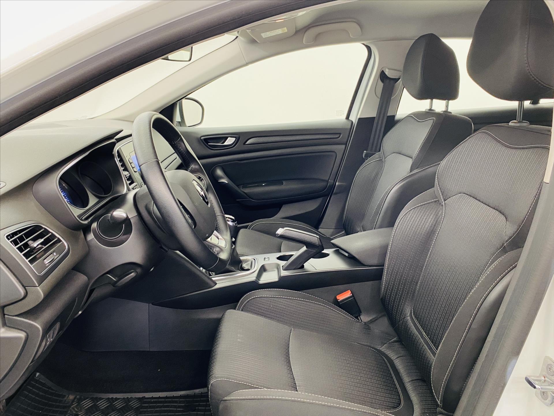 renault-megane-1-3-i-75kw-po-servise - 4