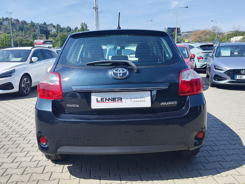 toyota-auris-1-6-valvematic-97kw-terra-cool - 5