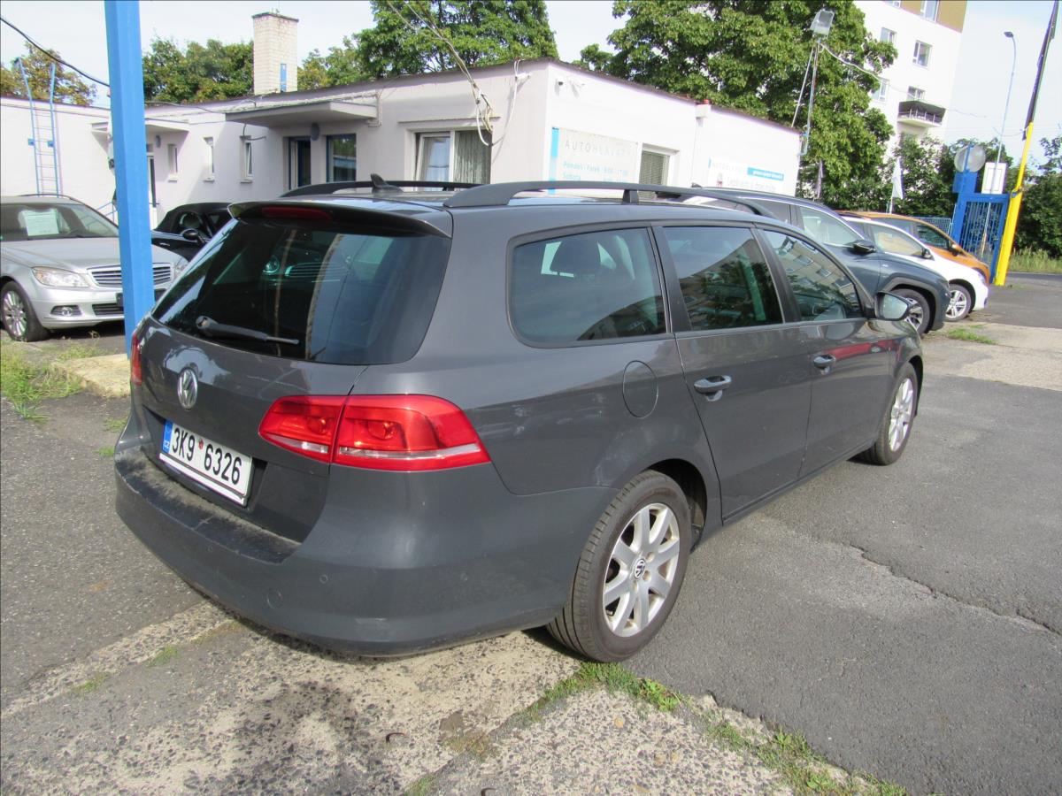 volkswagen-passat-1-6-tdi-77kw-variant - 5