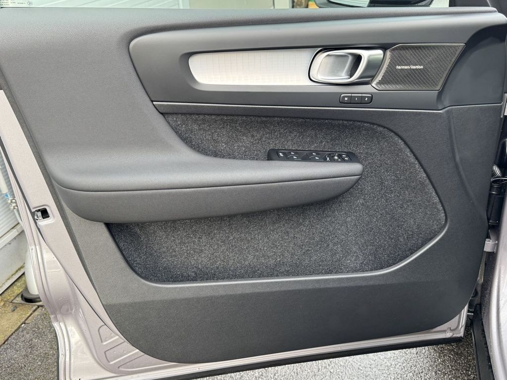 volvo-xc40-plus-b3-360-lighting-paket - 7