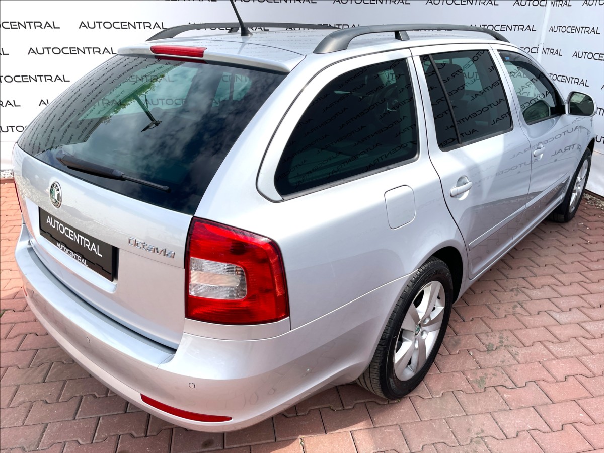 skoda-octavia-1-4-tsi-style-90kw-1-majitel - 8