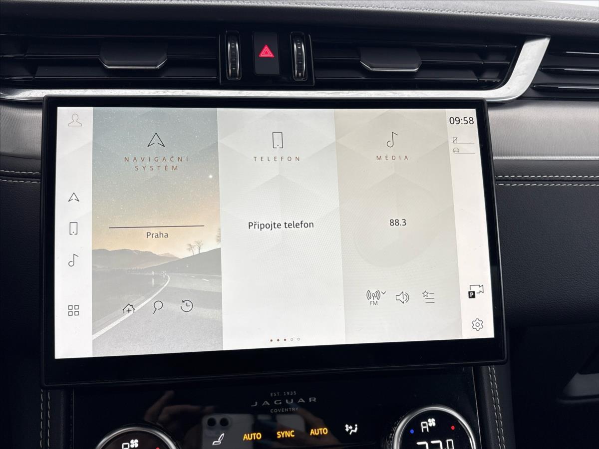 jaguar-f-pace-2-0-d200-awd-8at - 6