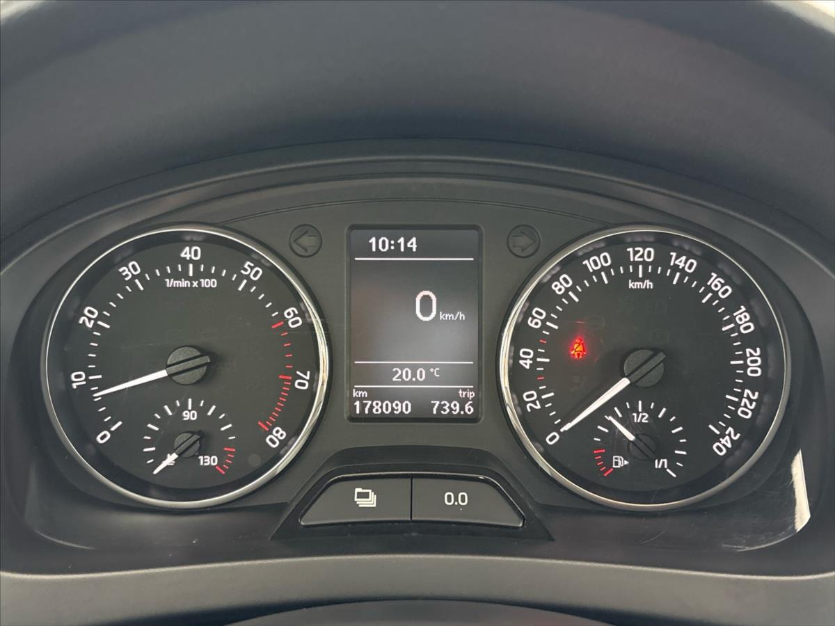 skoda-rapid-1-2-tsi-ambition-plus - 7