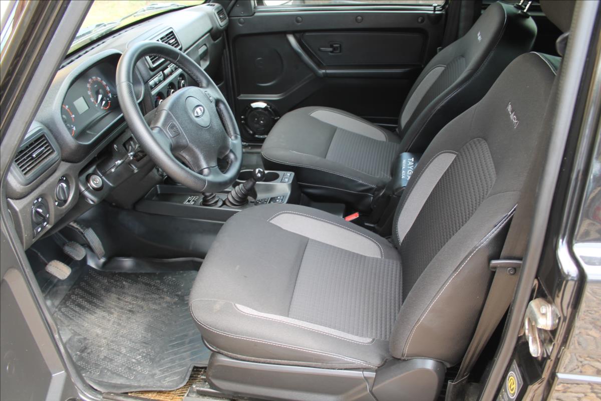 lada-niva-1-7i-61kw-4x4-8-000-tis-km - 6