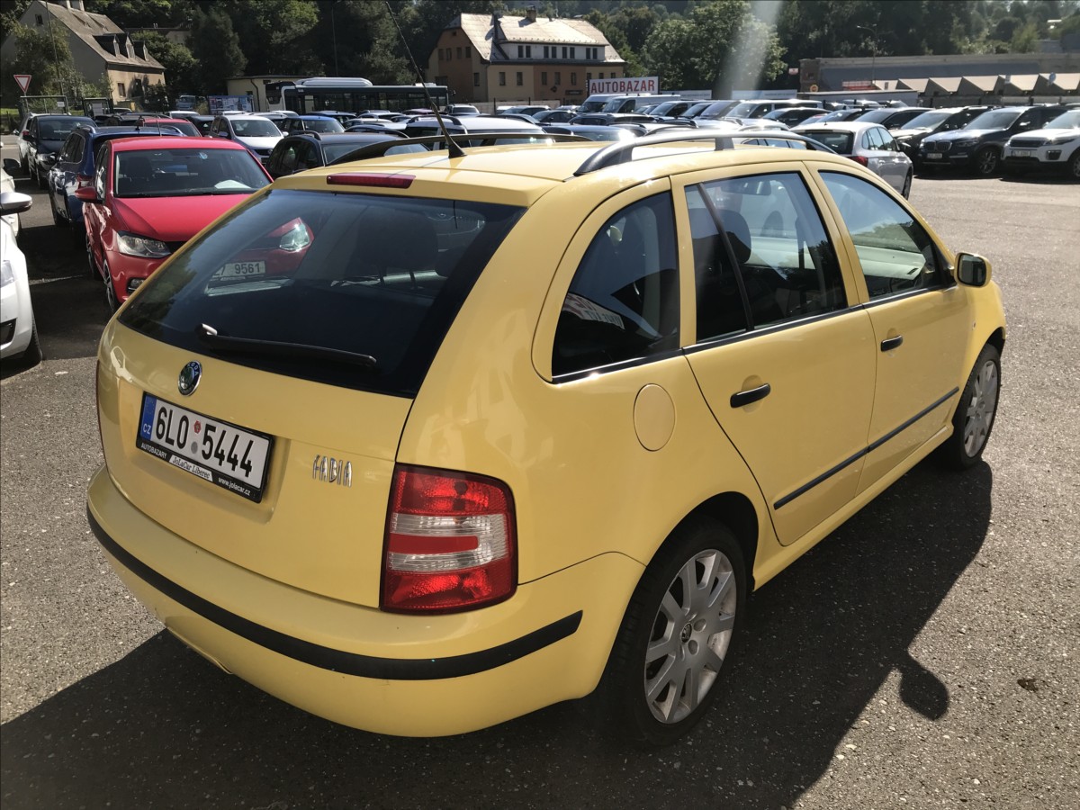 skoda-fabia-2-0-i-kw-combi-sport - 4