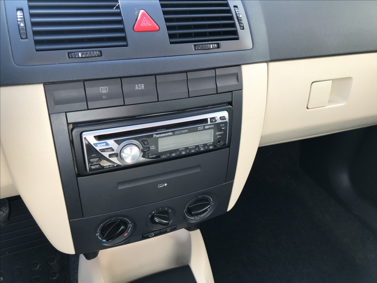 skoda-fabia-2-0-i-kw-combi-sport - 9