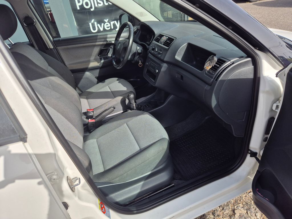 skoda-fabia-1-6tdi-55kw-klima-pekny-stav - 9