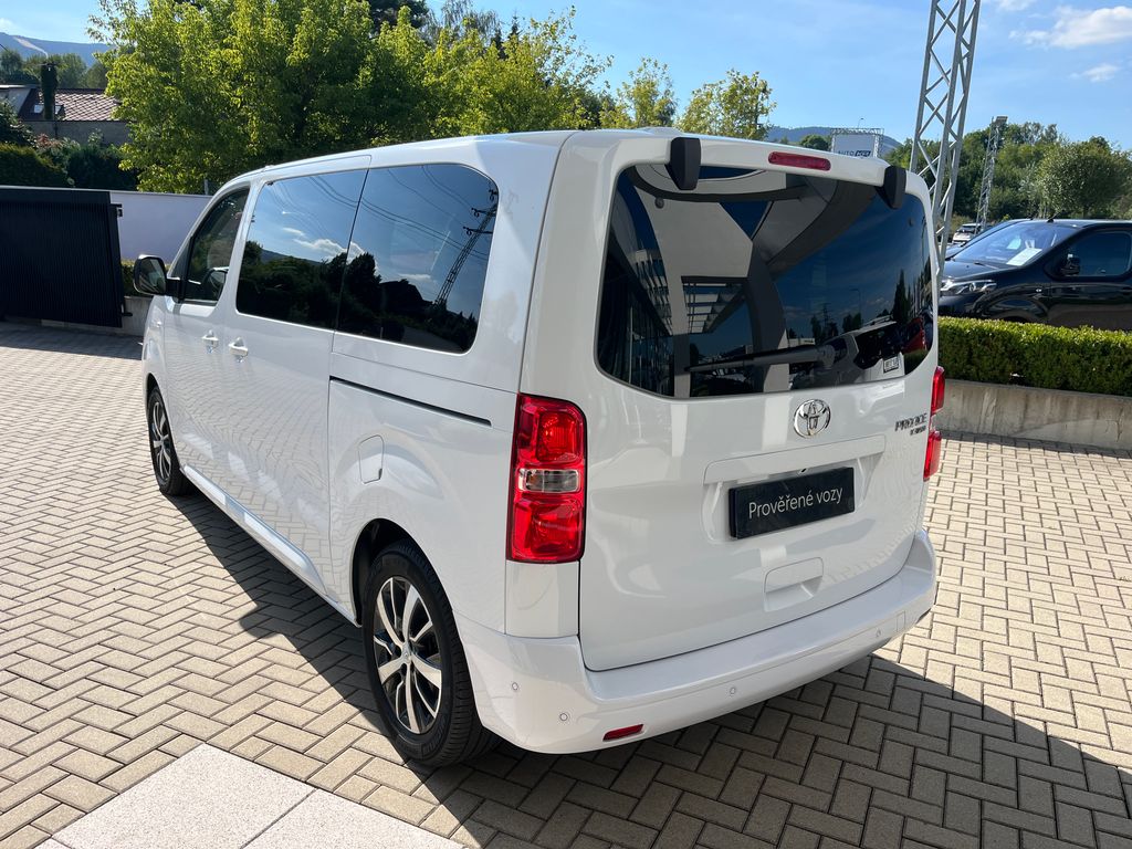 toyota-proace-verso-2-0d-144k-l1-family-webasto-8s - 3