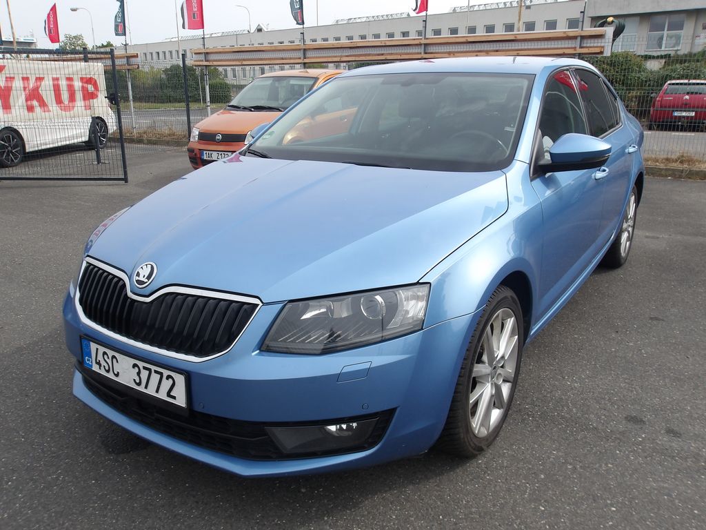 Škoda Octavia 1,6TDi 81kW DSG ! ČR !  KRASAV