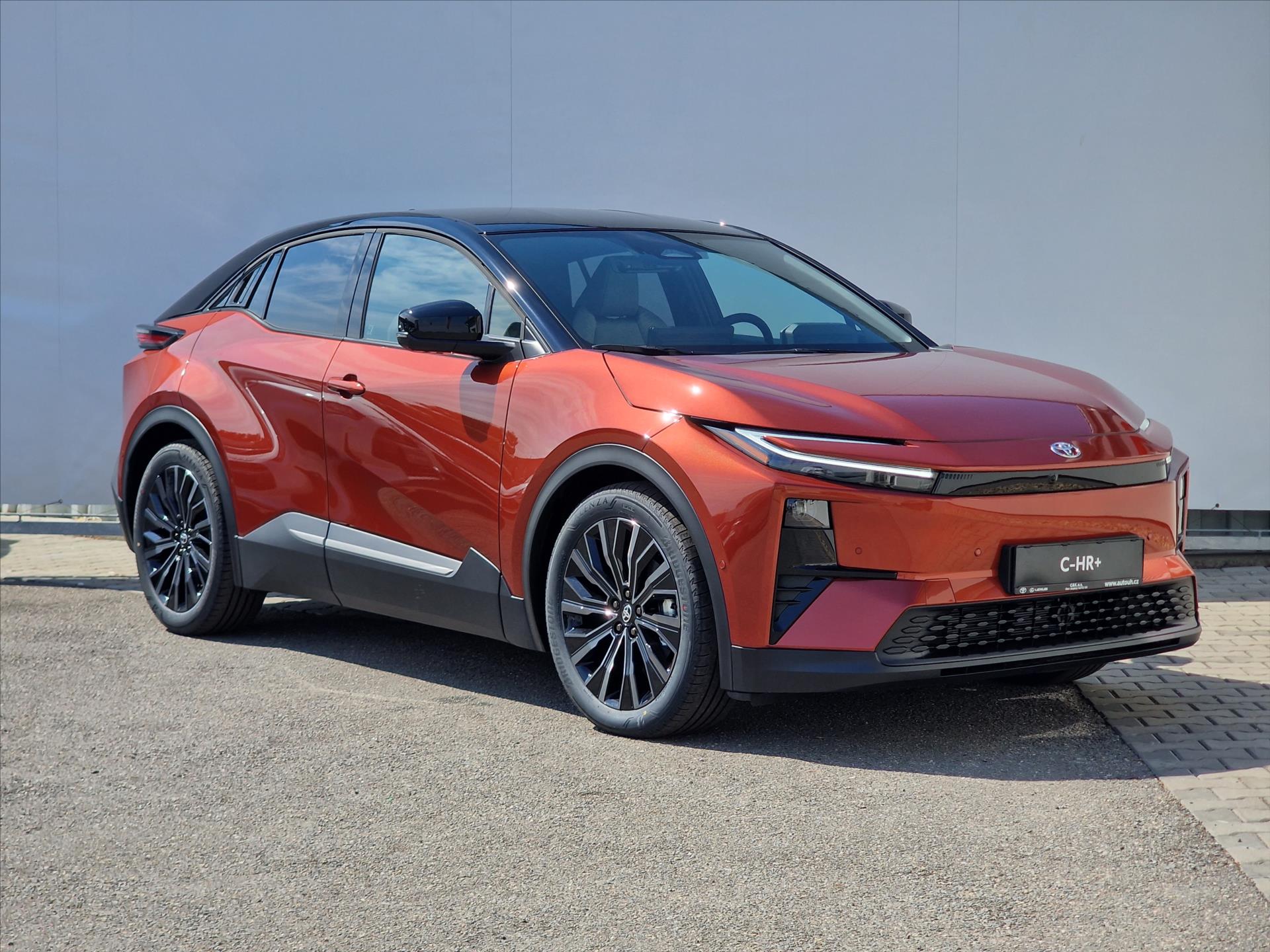 toyota-c-hr-bev-77-kwh-i-awd-343k-executive-svetly-interier - 6