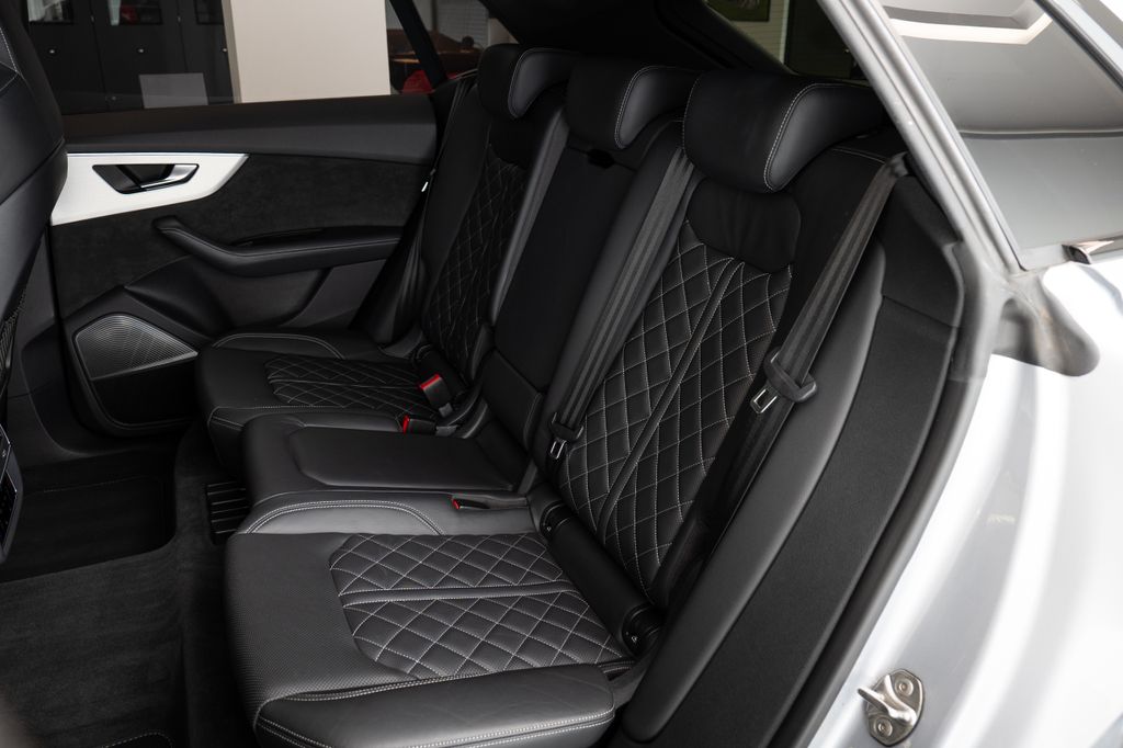 audi-sq8-4-0-tdi-bang-olufsen-360-pano - 9