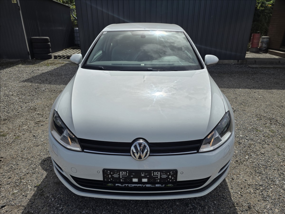 volkswagen-golf-1-2-tsi-63-kw-1-majitel - 1