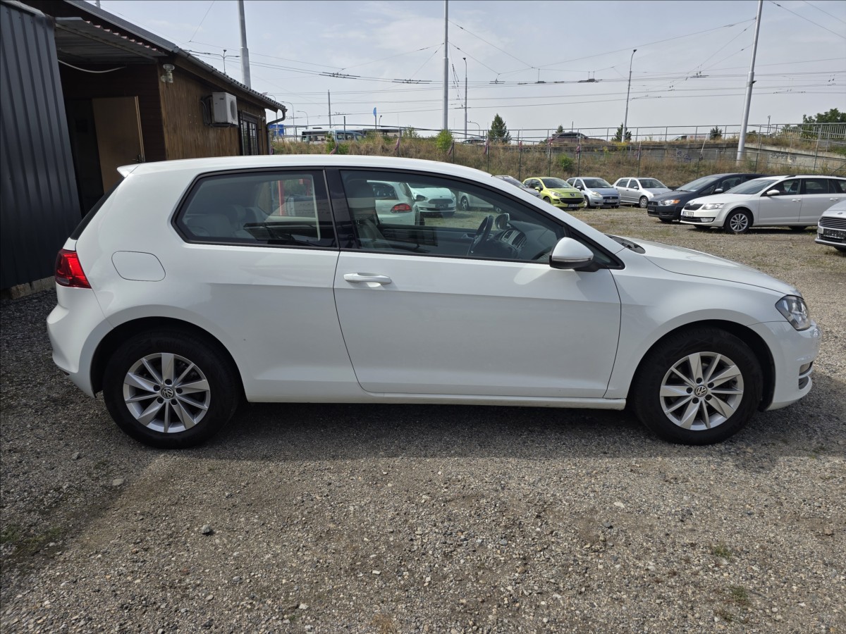 volkswagen-golf-1-2-tsi-63-kw-1-majitel - 3