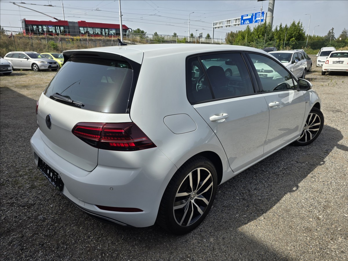 volkswagen-golf-e-100kw-led-virtual - 4