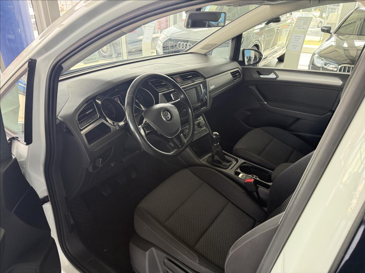 volkswagen-touran-1-2-tsi-comfortline-serviska - 6