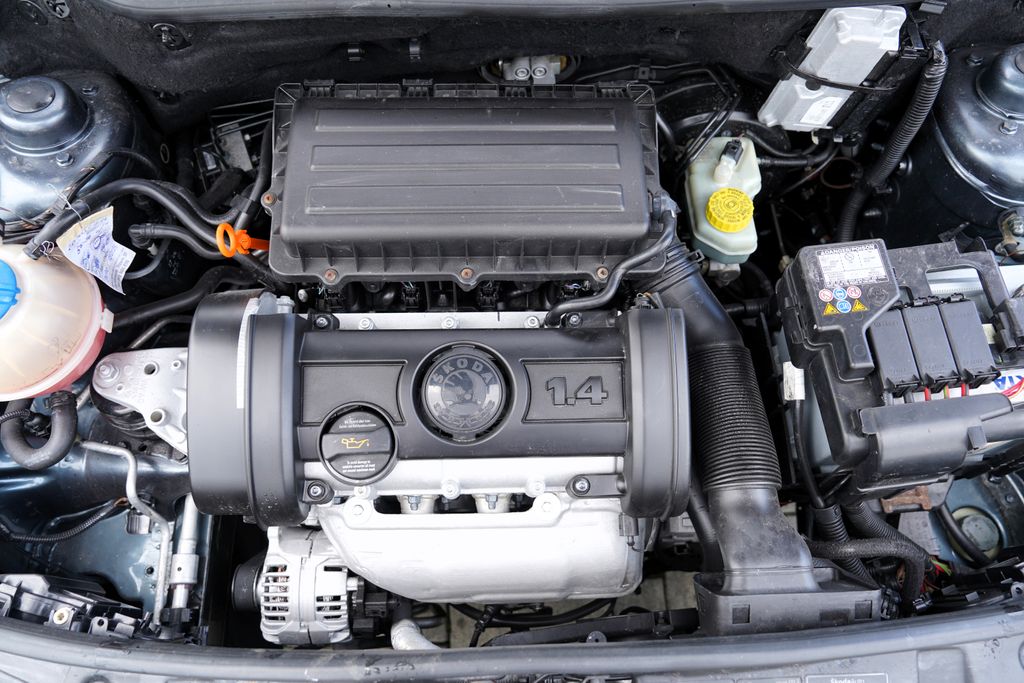 skoda-fabia-1-4-16v-ambiente-combi-80ps - 8