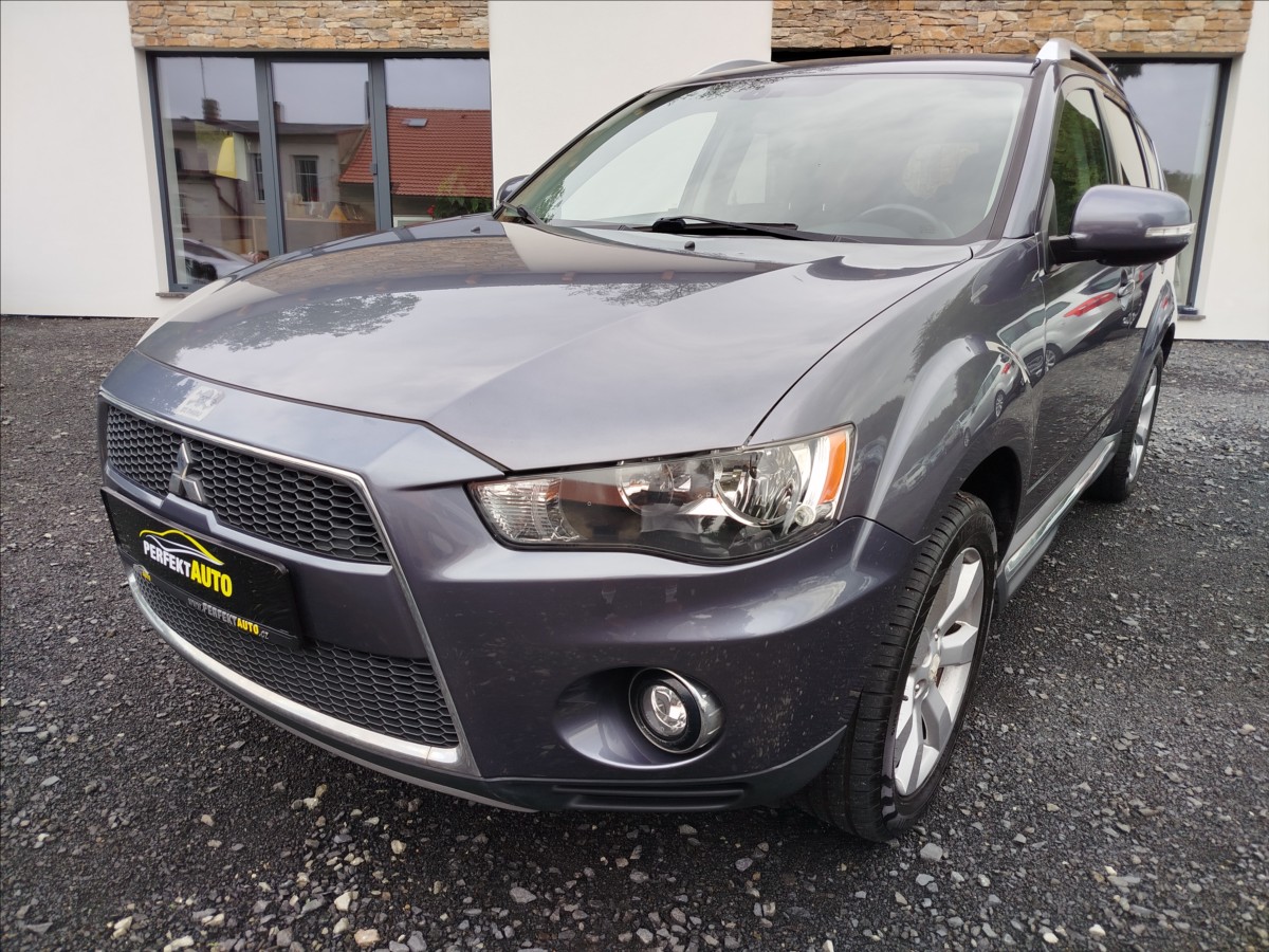 Mitsubishi Outlander 2,0 i 108 kW, Alu,KLIMA,TAŽNÉ