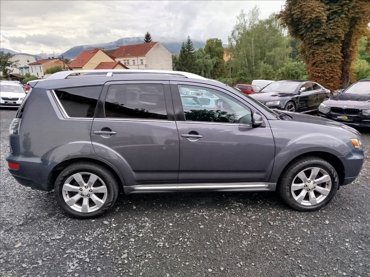 mitsubishi-outlander-2-0-i-108-kw-alu-klima-tazne - 6