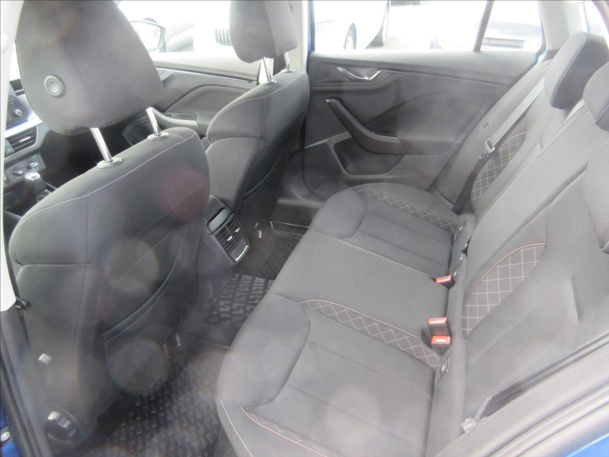 skoda-kamiq-1-0-tsi-led-top-stav - 6
