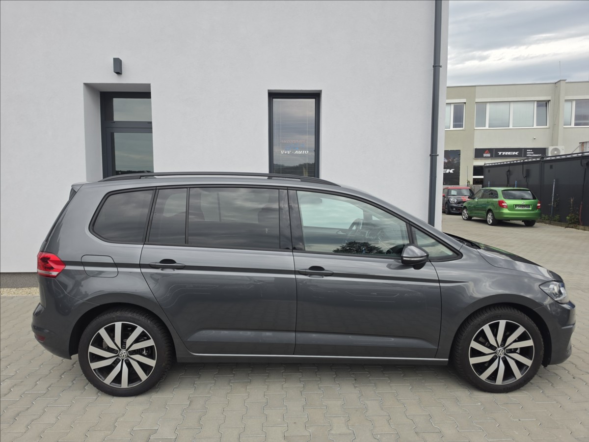 volkswagen-touran-1-4-tsi-110kw-dsg-7-mistny - 4