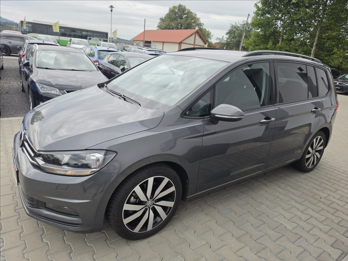 volkswagen-touran-1-4-tsi-110kw-dsg-7-mistny - 9