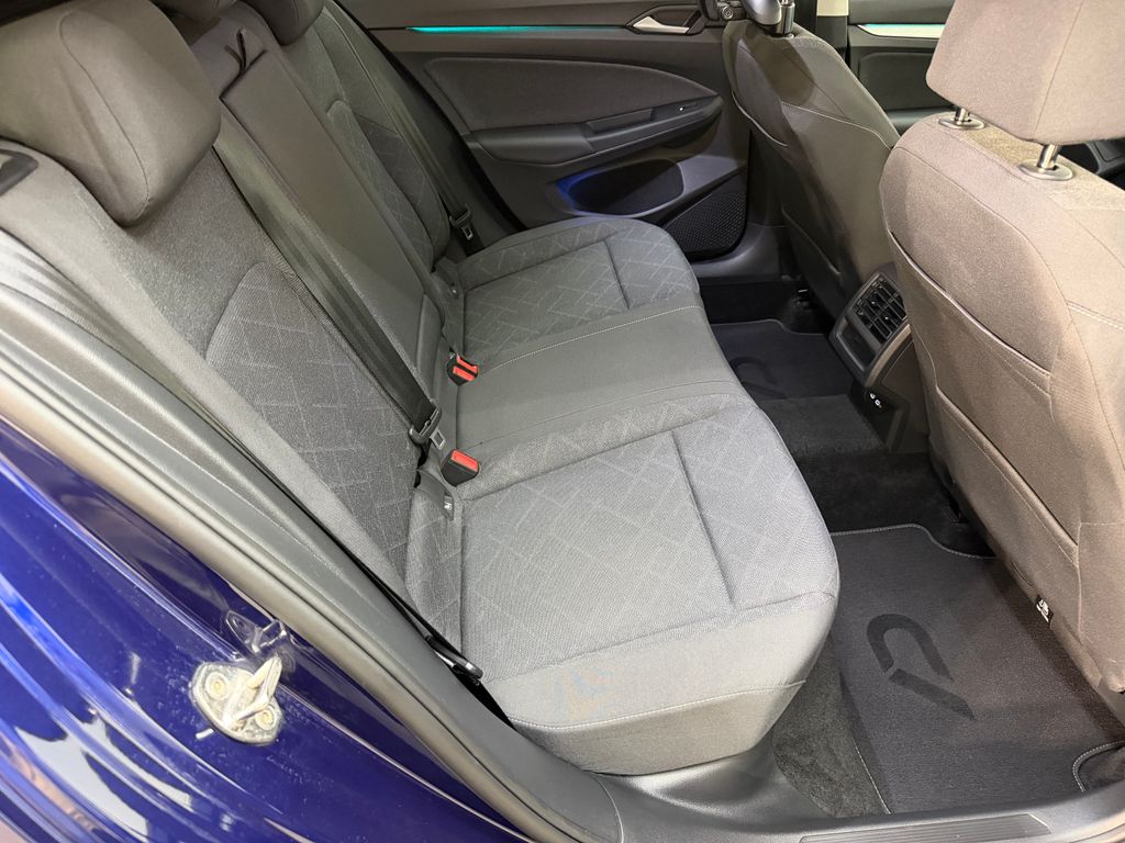 volkswagen-golf-2-0-tdi-110kw-dsg - 8