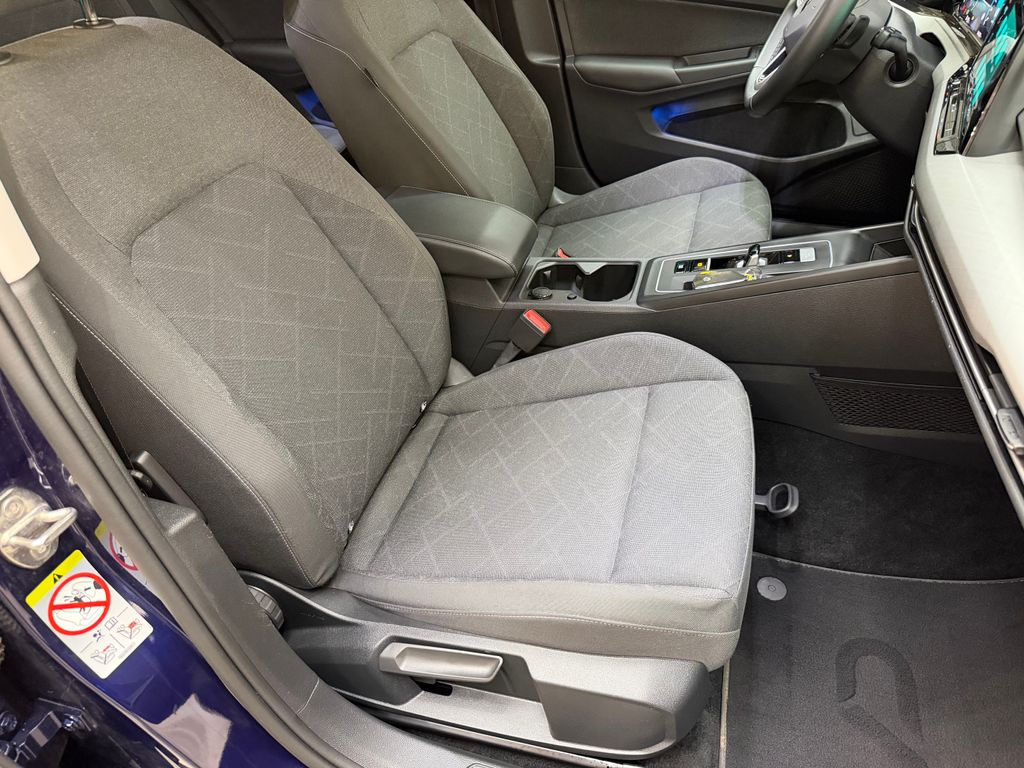 volkswagen-golf-2-0-tdi-110kw-dsg - 9