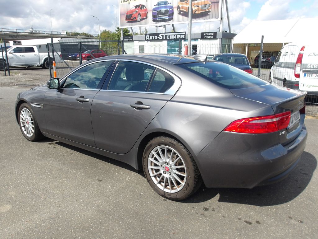 jaguar-xe-2-0d-120kw-naj-133000km - 5